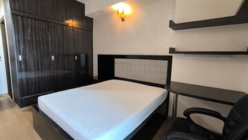 Bedroom in 4 BHK Apartment at DLF The Summit, Dlf Phase V – for Rent