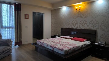 Bedroom in 4 BHK Apartment at DLF The Summit, Dlf Phase V – for Rent