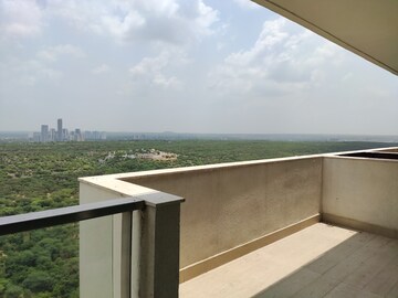 Kitchen in 4 BHK Apartment at DLF The Crest, Sector 54 – for Rent