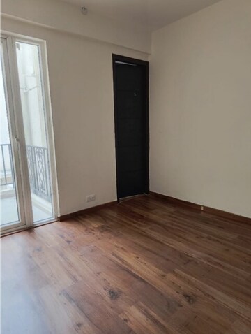 Room in 3 BHK Builder Floor at Sector 10a – for Sale
