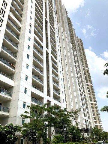4 BHK Apartment – Exterior View View at DLF The Crest, Sector 54 - for Rent