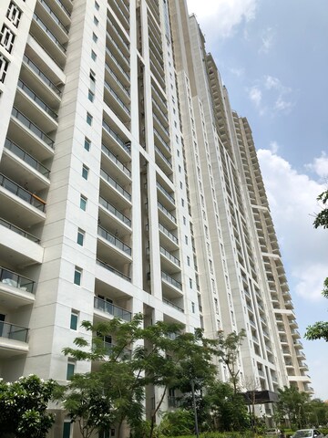 4 BHK Apartment – Exterior View View at DLF The Crest, Sector 54 - for Rent