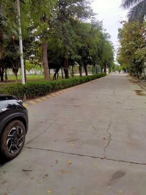 Parking in 3 BHK Villa at Omicron 1a Greater Noida – for Sale