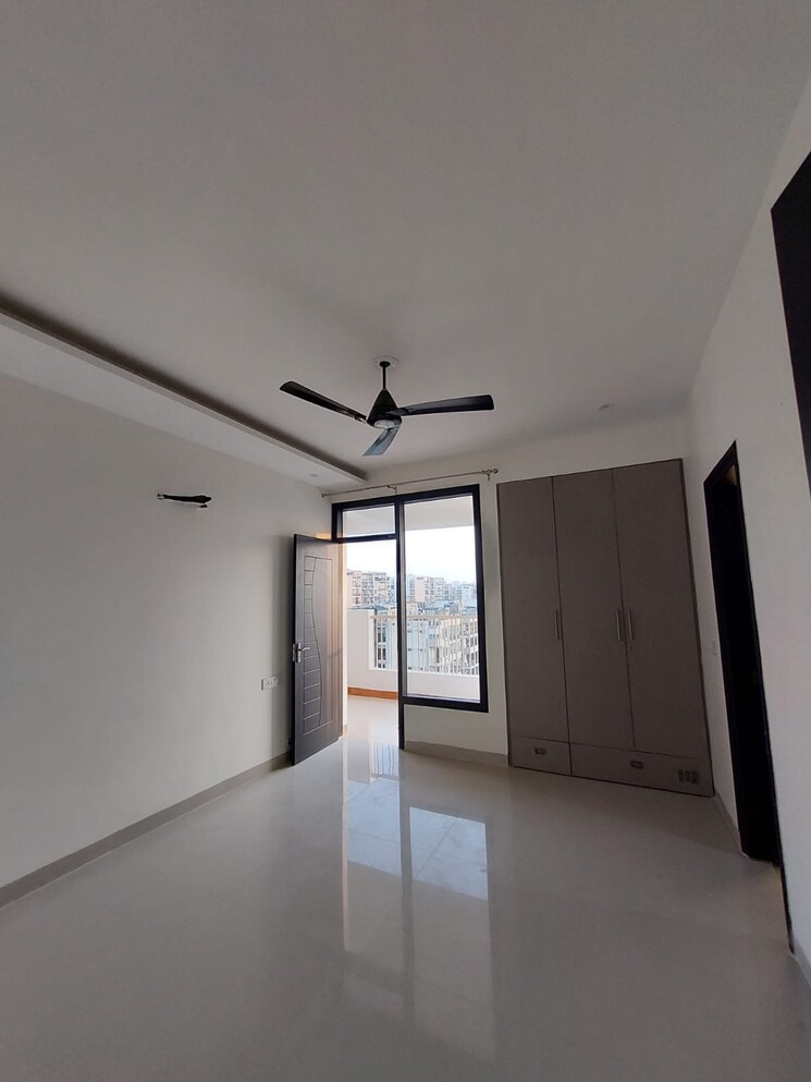 Room, golden-sand-apartments 3 Bedroom 1950 Sq.Ft. Apartment In Dhakoli Village Zirakpur 8387595