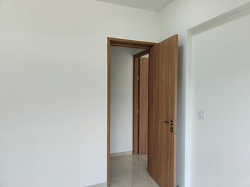 Room in 2 BHK Apartment at Godrej Urban Park, Chandivali – for Rent