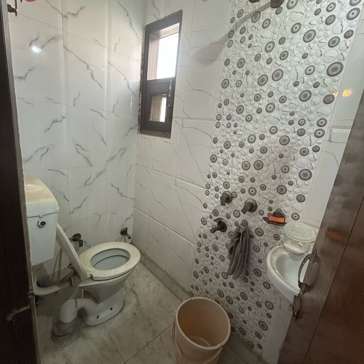 Bathroom, kotla mubarakpur 2 Bedroom 800 Sq.Ft. Builder Floor In Kotla Mubarakpur Delhi 8387619