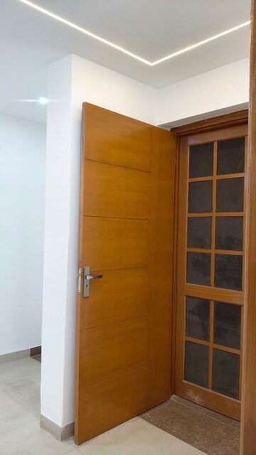 Room in 3.5 BHK Apartment at Dhakoli Village – for Sale