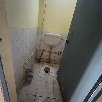 Bathroom in 1.5 BHK Builder Floor at Kotla Mubarakpur – for Rent