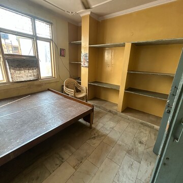 Kitchen in 1.5 BHK Builder Floor at Kotla Mubarakpur – for Rent