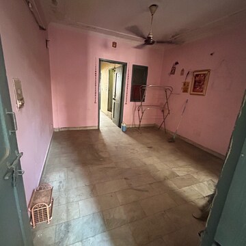 Room in 1.5 BHK Builder Floor at Kotla Mubarakpur – for Rent