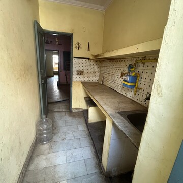 Building Lobby in 1.5 BHK Builder Floor at Kotla Mubarakpur – for Rent