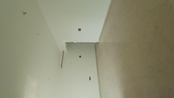 Room in 2 BHK Apartment at Marathon Monte South, Byculla West – for Rent