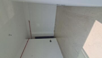 Room in 2 BHK Apartment at Marathon Monte South, Byculla West – for Rent