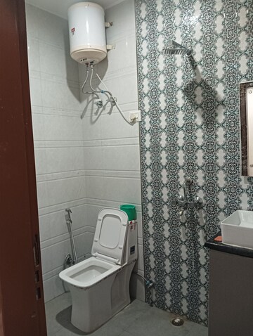 Bathroom in 1 RK Builder Floor at DLF City Phase III, Sector 24 – for Rent