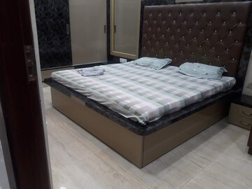 Bedroom in 5 BHK Apartment at Rohini Sector 9 – for Sale