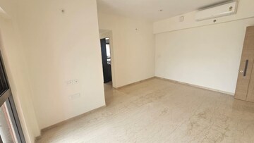 Room in 2 BHK Apartment at Lodha Vista, Lower Parel – for Rent