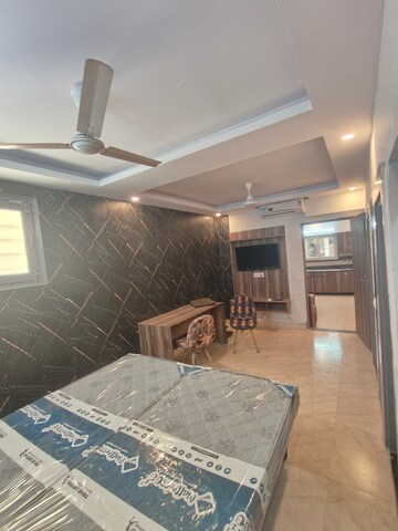 Living Room in 1 BHK Builder Floor at Ansal Sushant Lok I, Sector 43 – for Rent