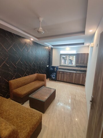 Living Room in 1 BHK Builder Floor at Ansal Sushant Lok I, Sector 43 – for Rent