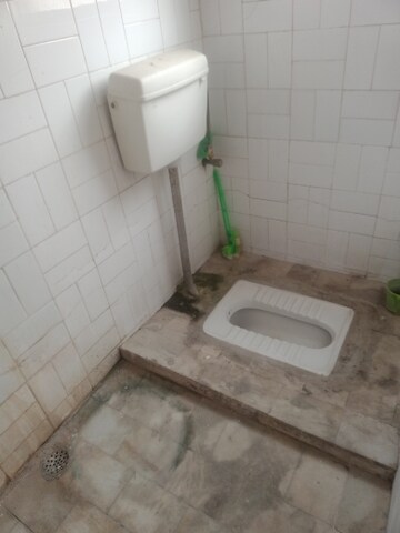 Attached Bathroom in 2 BHK Independent House at Aliganj – for Rent