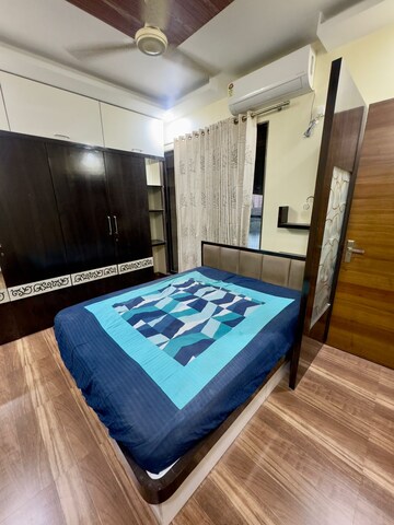 Bedroom in 2 BHK Apartment at Seawoods – for Rent