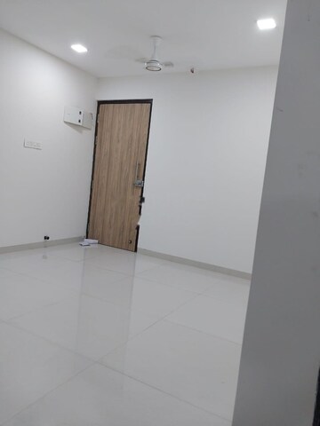 Room in 1 BHK Apartment at Dimple 19 North, Kandivali West – for Rent