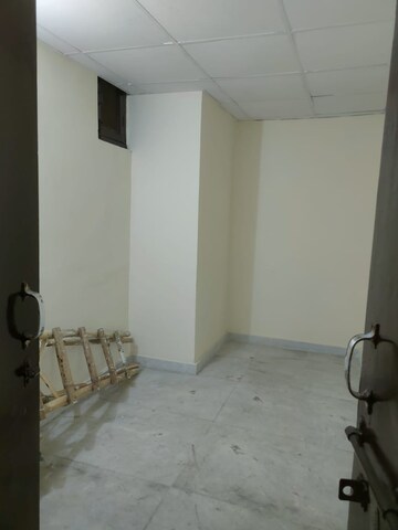 Room in 2 BHK Builder Floor at Nirman Vihar – for Rent