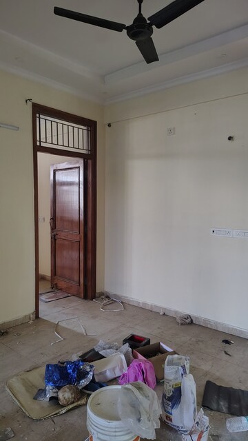 Furnished Amenities in 3 BHK Builder Floor at Akshat Floors, Sector 4 – for Rent
