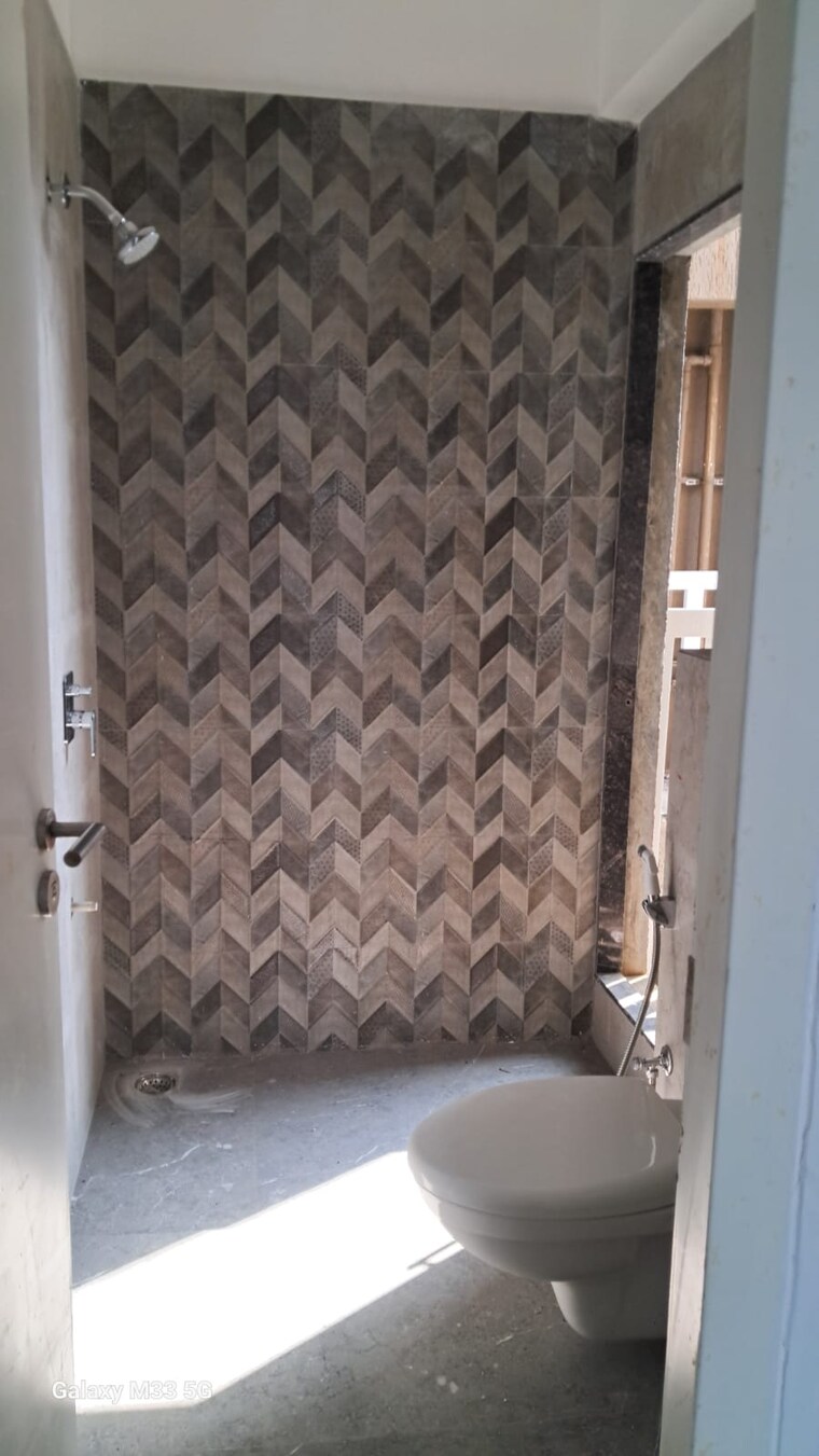 Bathroom, saket-world 2 Bedroom 816 Sq.Ft. Apartment In Kalyan East Thane 8387865