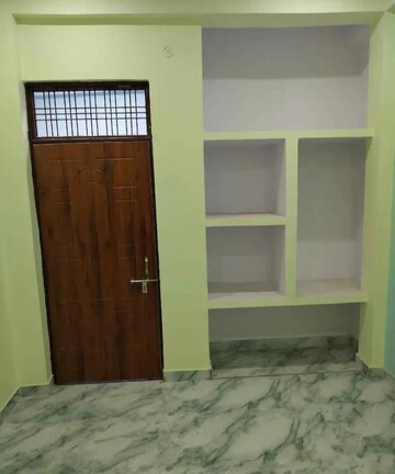 1 RK Villa For Rent in Aliganj