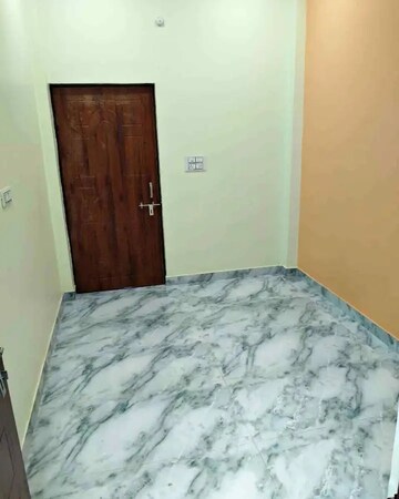 Bedroom in 1 RK Villa at Aliganj – for Rent