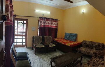 Living Room in 2 BHK Independent House at East Canal Road – for Rent