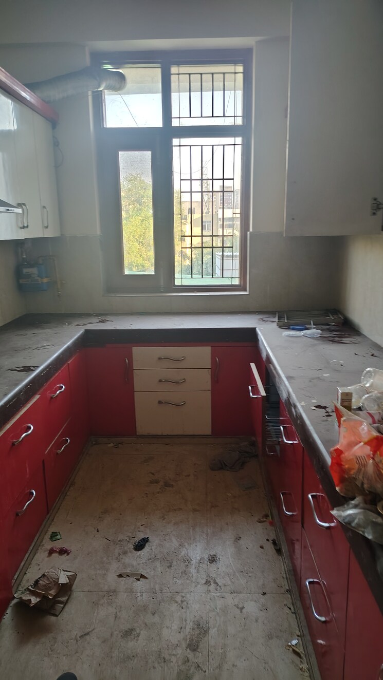 Kitchen, rwa-vasundhara-sector-4a 2 Bedroom 800 Sq.Ft. Builder Floor In Vasundhara Sector 4 Ghaziabad 8387888