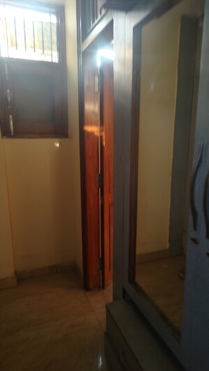 2 BHK Builder Floor For Sale in RWA Vasundhara Sector 4A, Vasundhara Sector 4