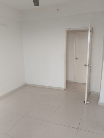 2 BHK Apartment For Rent in Zara Rossa, Sector 112