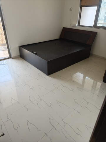 Room in 2 BHK Apartment at Lokhandwala Harmony, Worli – for Rent