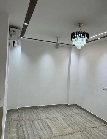Room in 2 BHK Builder Floor at Saket – for Rent