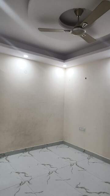 Room in 1 BHK Builder Floor at Saket – for Rent