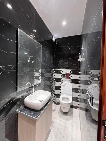 Master Bedroom in 1 BHK Builder Floor at Saket – for Rent