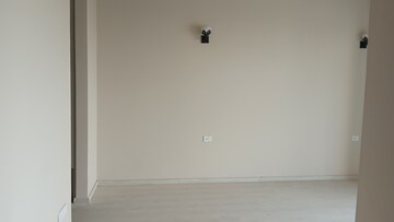 Furnished Amenities in 3 BHK Apartment at M3M Heights, Sector 65 – for Rent