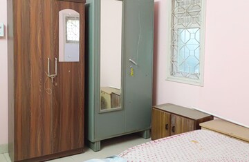 Room in  Pg at Swastik Park – for Rent