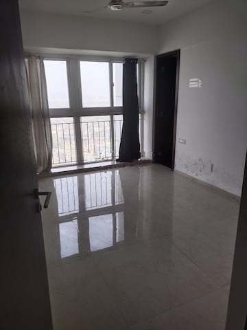Room in 2 BHK Apartment at Sugee Atharva, Prabhadevi – for Rent