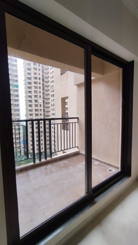 1 BHK + Pooja Room Apartment For Sale in Raunak City Sector 4