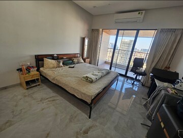 Bedroom in 4 BHK Apartment at Aum Nirvan, Khar West – for Rent