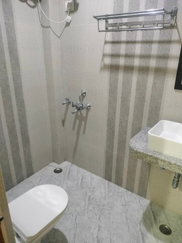 Bathroom in 2 BHK Builder Floor at Kamta – for Rent