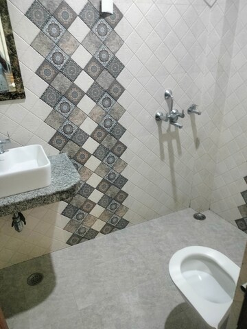 Bathroom in 2 BHK Builder Floor at Kamta – for Rent