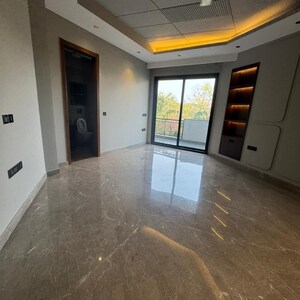 Room in 4 BHK Builder Floor at Kohli One Malibu Town, Malibu Town – for Sale