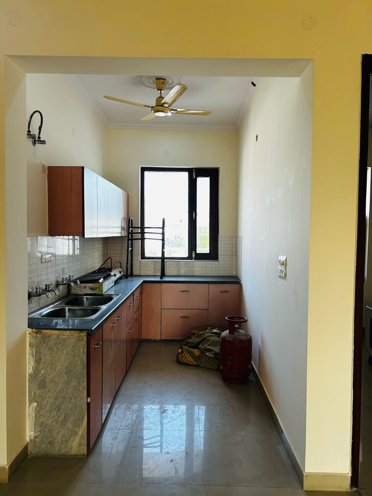 Kitchen, sector 43 3 Bedroom 1800 Sq.Ft. Builder Floor In Sector 43 Faridabad 8388429