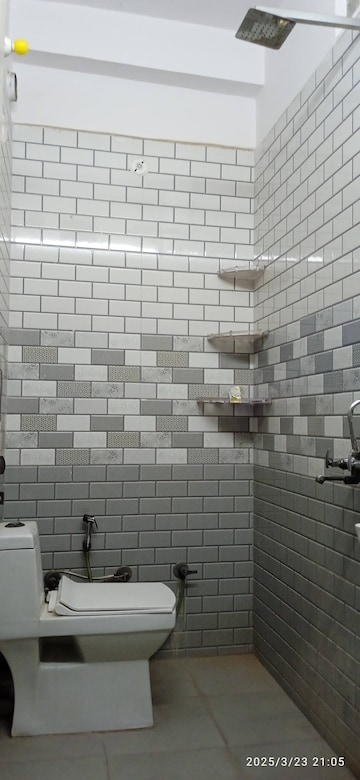 Attached Bathroom in 2 BHK Builder Floor at Vipin Garden – for Rent