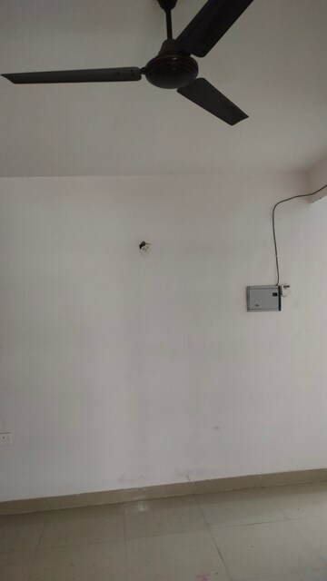 Furnished Amenities in 2 BHK Apartment at Sector 33 – for Rent