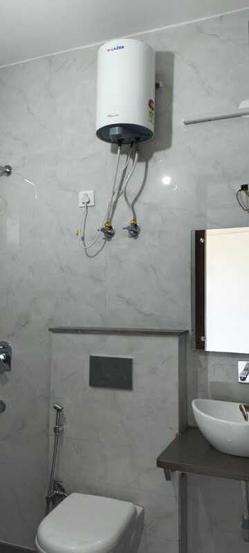 Bathroom in 3 BHK Builder Floor at Unitech South City II, Sector 50 – for Rent